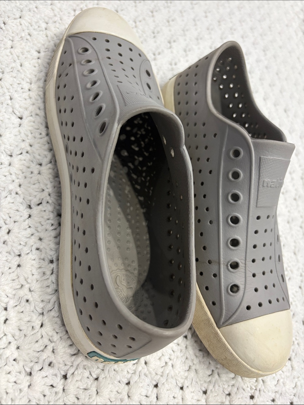 Native Jefferson Perforated Gray Teal Logos Unisex Slip On Shoes Size M8 / W10 !